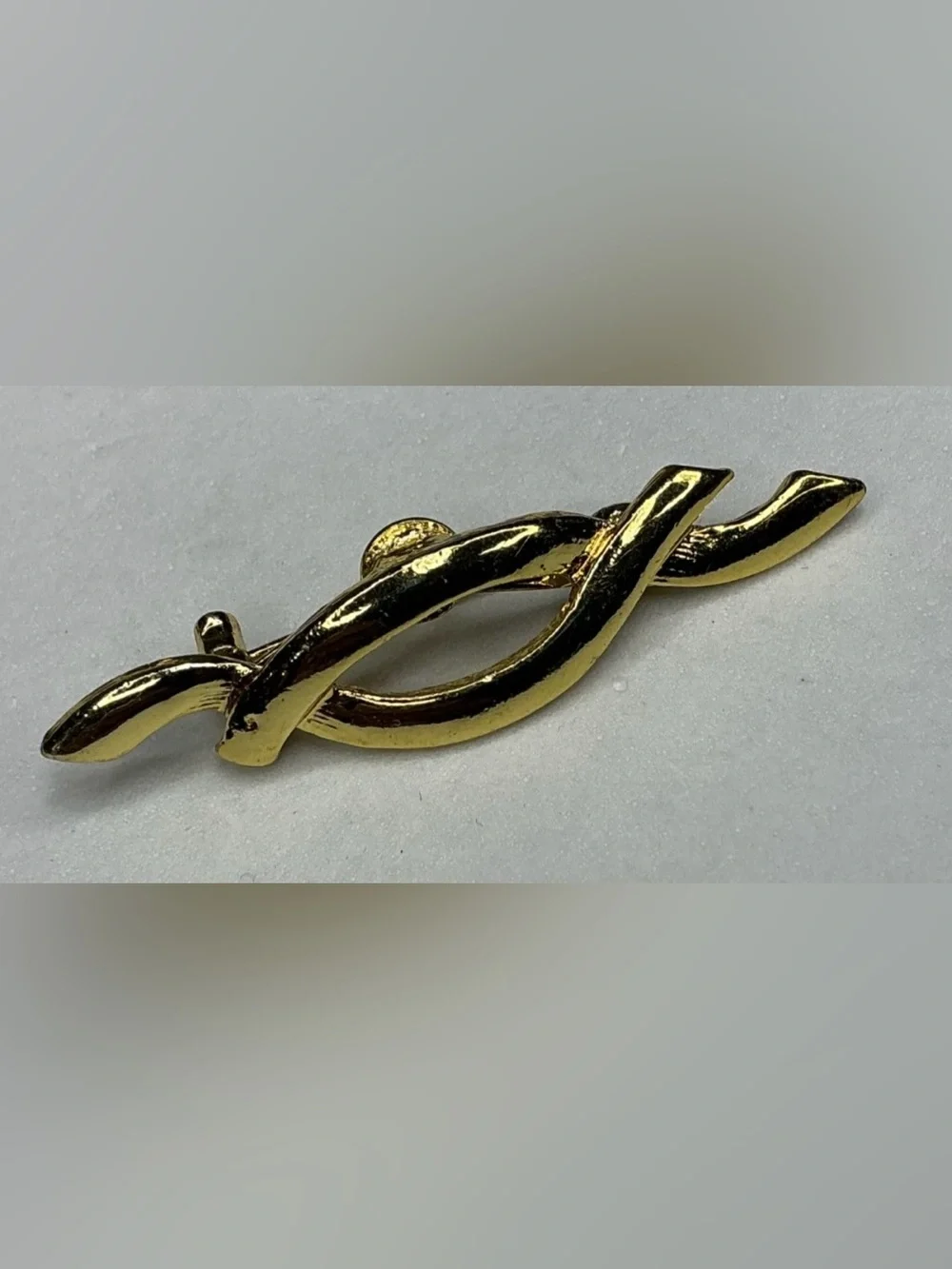 Vintage Monet Gold Twisted Ribbon Brooch